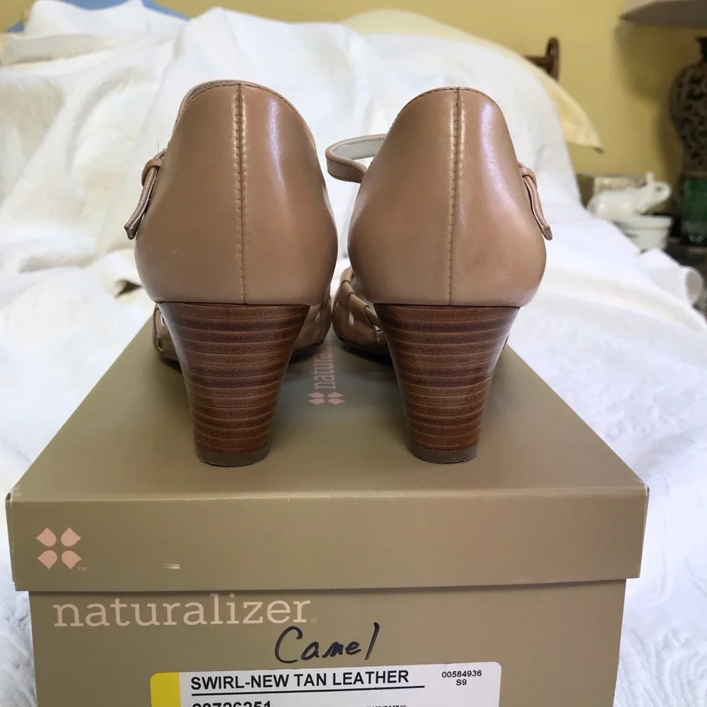 Naturalizer Tan Leather Heels - Picture 8 of 8